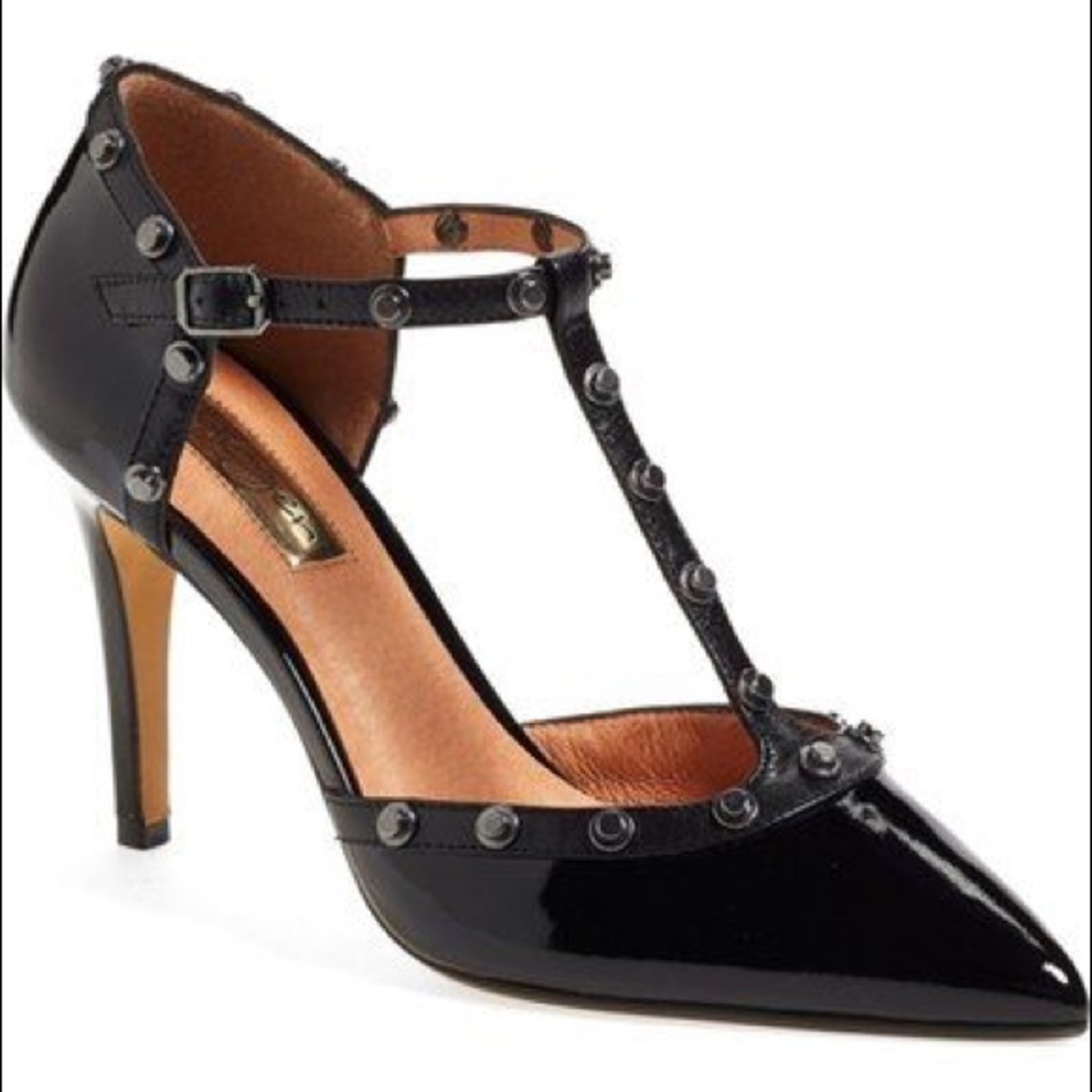 Halogen “martine” studded pump